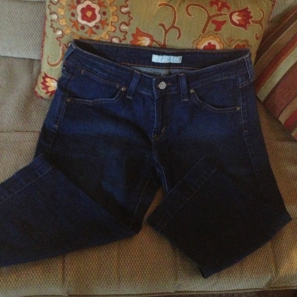 Ladies Levi jean Capri