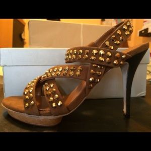 Lola Cruz heels