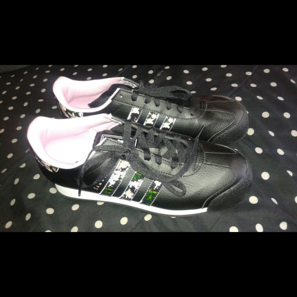 Women's Samoa sneakers