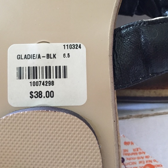 Stylish Flipflops - Picture 3 of 3