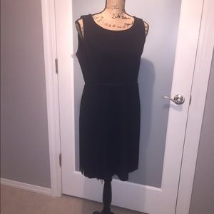 Daisy Fuentes little black fringe dress 👗