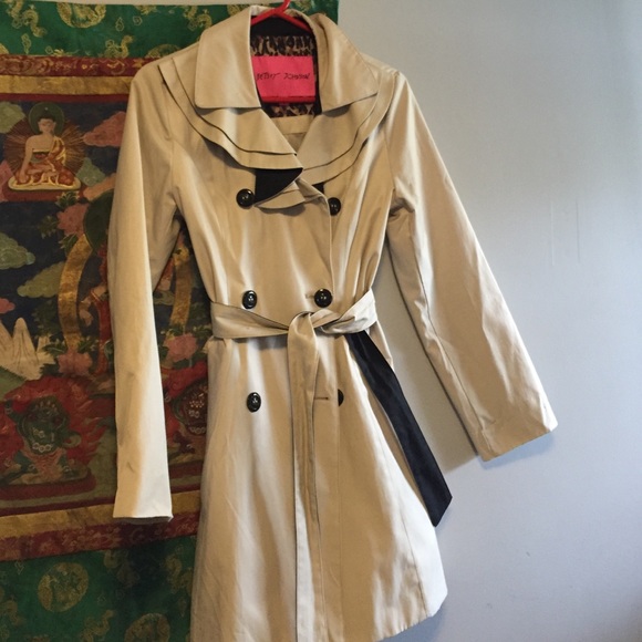Betsey Johnson trench coat/ water proof material