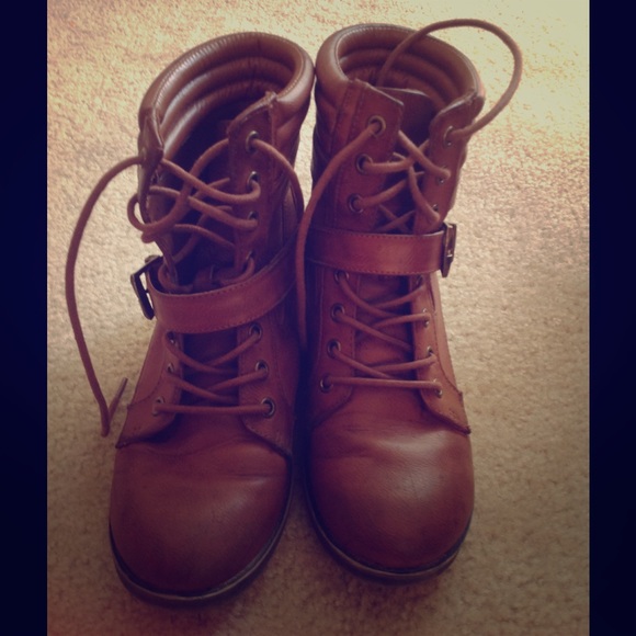 🌸Brown combat boots🌸