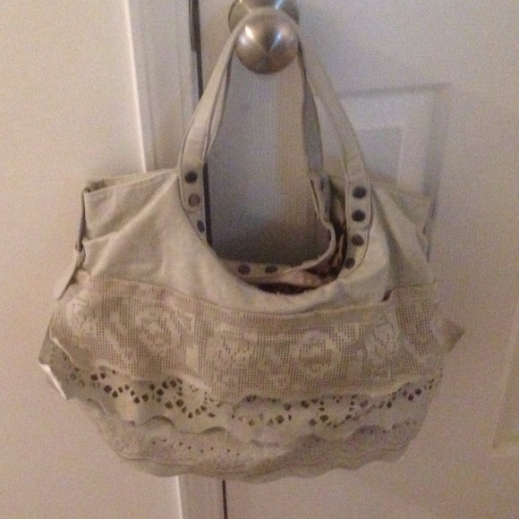A laced purse
