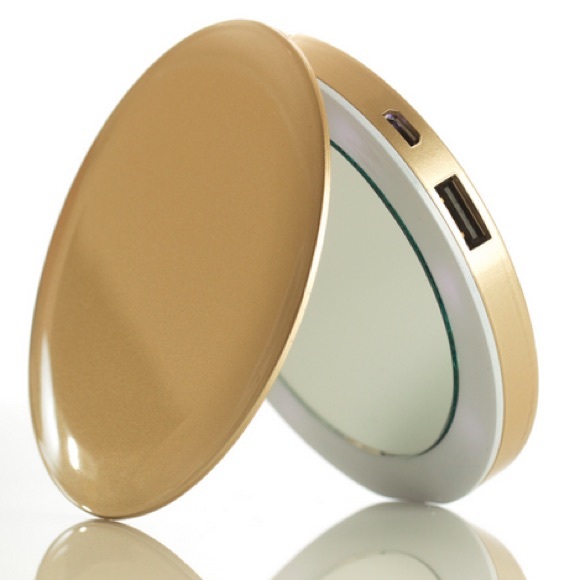 Check your makeup with your charger - The Gadgeteer