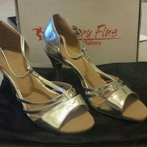VERY FINE SALSERA Silver Ballroom/Salsa Shoes