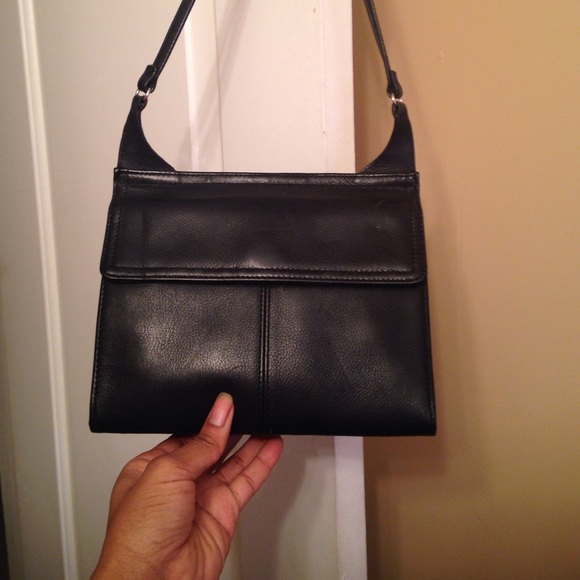 Black authentic Fossil cross bag. - Picture 3 of 3