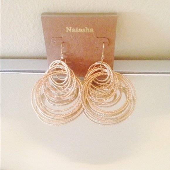 Gold dangled earrings brand new