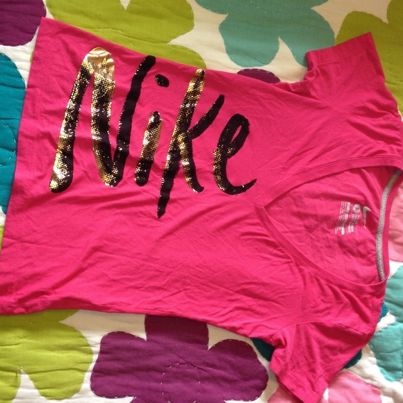 nike pink v neck