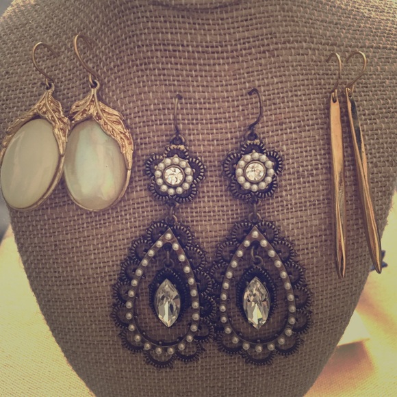 Bundle of C+ I Earrings