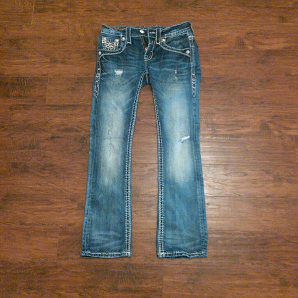 👏🎀REDUCED! Rock revival jeans!