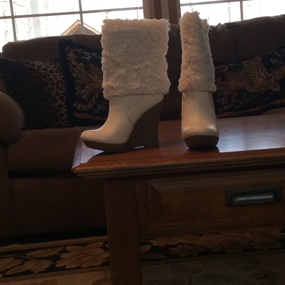 NWOT White Jennifer Lopez wedge boots