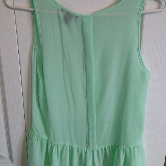Mint green top - Picture 2 of 3