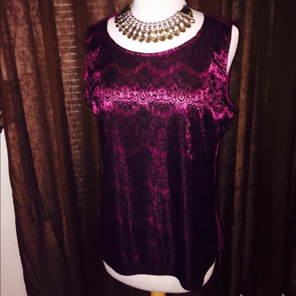 Beautiful Burgundy and Black Top
