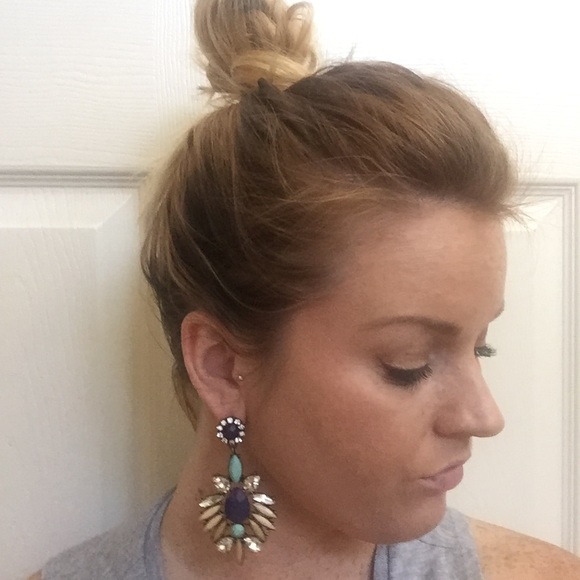 Geometric Shape Pendant Statement Earrings - Picture 3 of 4