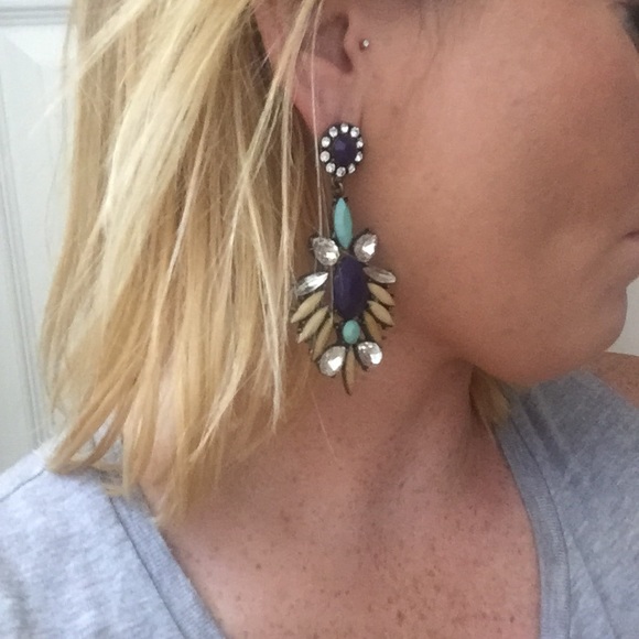 Geometric Shape Pendant Statement Earrings - Picture 2 of 4