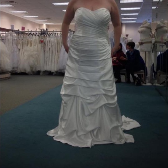 BNWT David's Bridal wedding dress 18w - Picture 3 of 3