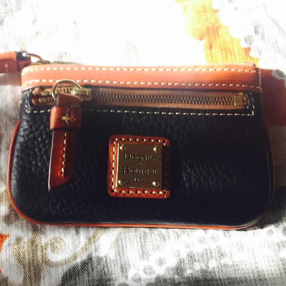 🚫Sold on CL🚫 cute small zipper wallet.