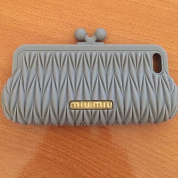 Miu Miu iPhone 5s cover