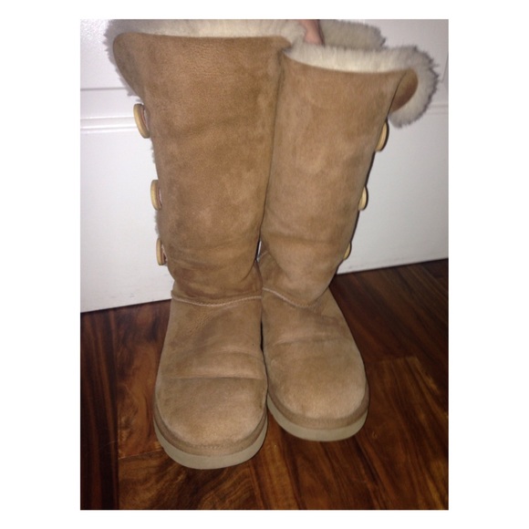 Brown triplet button UGGS
