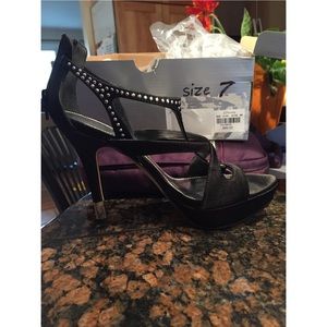 NWT Worthington Black Heels