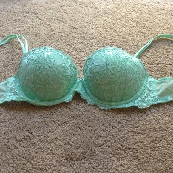 PINK vs date bra