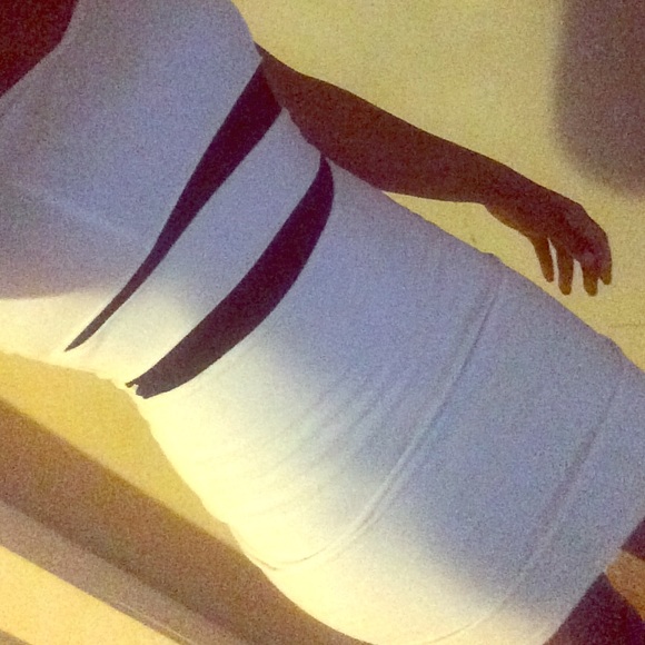 Papaya Dresses & Skirts - Strapless Papaya dress