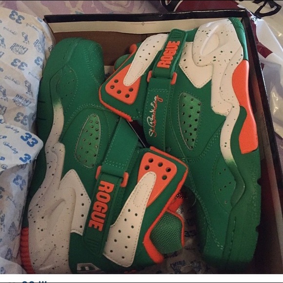 Nike Shoes - St Patrick Days Ewings Rouge limited edition