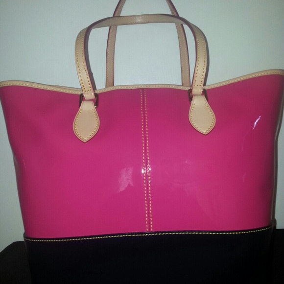 Authentic Dooney & Bourke Tote Bag - Picture 2 of 4