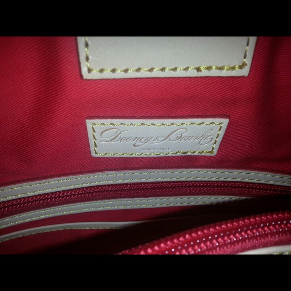 Authentic Dooney & Bourke Tote Bag - Picture 3 of 4