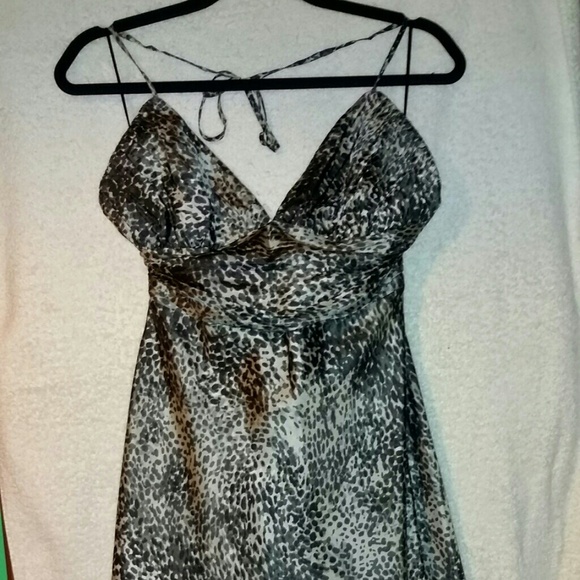 Tis the season for cocktai dress!