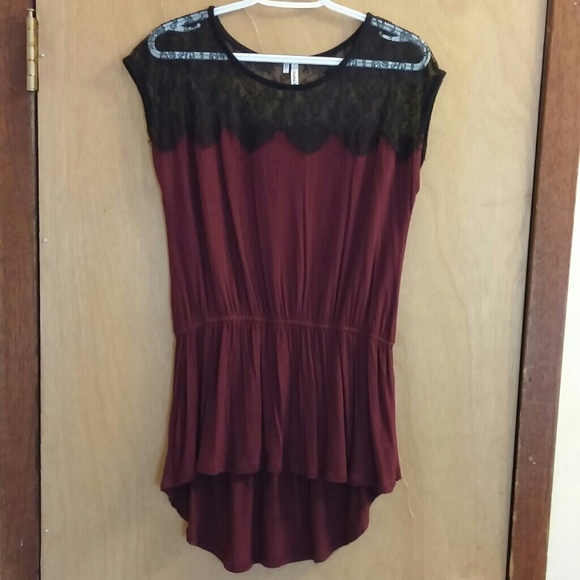 Studio Y tunic/top with lace