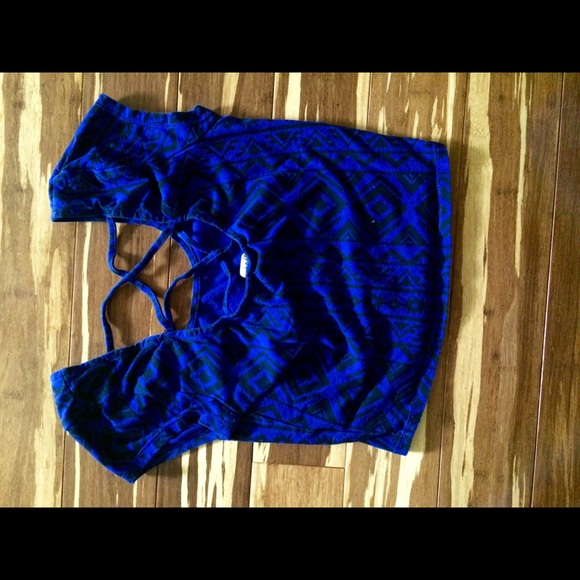 Tribal crop top - Picture 2 of 2