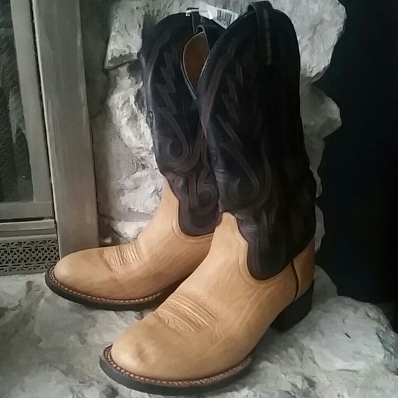 **SOLD**Men's  Ariat boots
