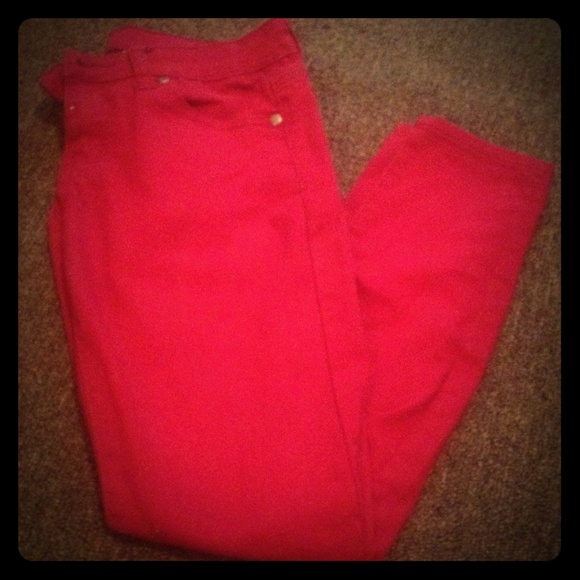 Red skinny jeans