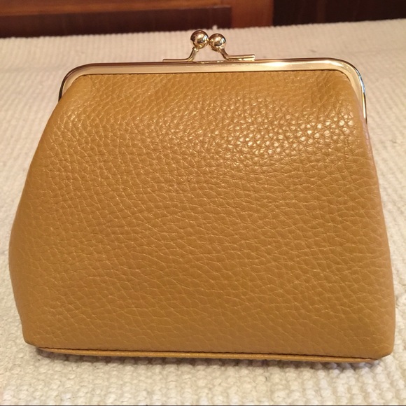 SOLD/NWOT/DOONEY & BOURKE/COIN PURSE/CREDIT CARD - Picture 2 of 4