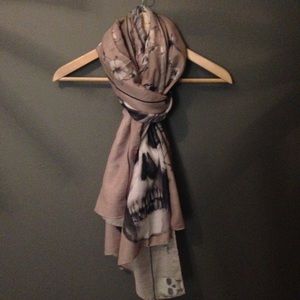 H&M skull scarf