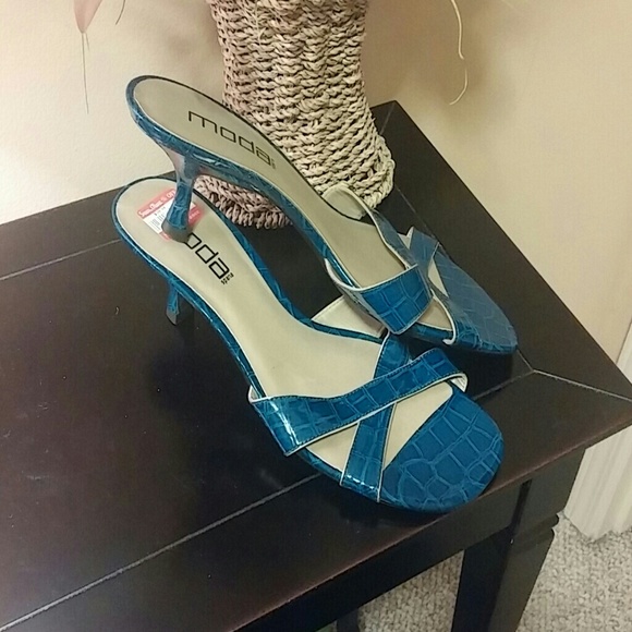 Shoes - Picture 3 of 3