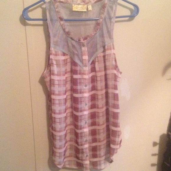 Vera wanh button up