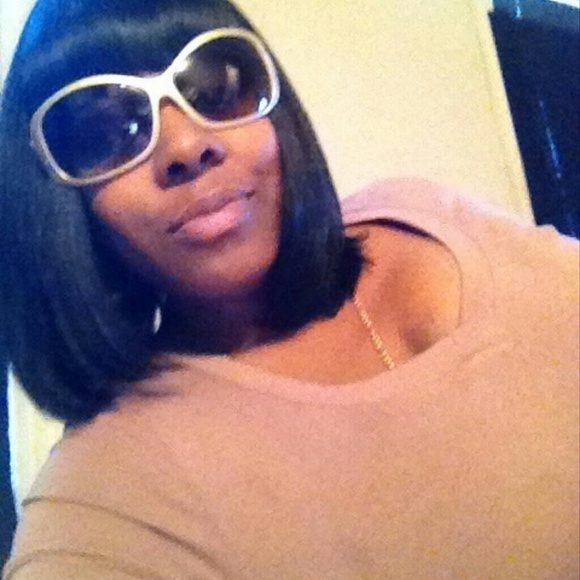 Gorgeous Prada shades - Picture 4 of 4