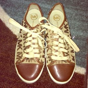 Size 7 1/2 Michael Kors Shoes!