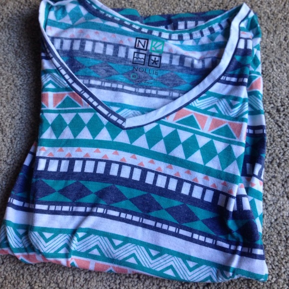 Pacsun patterned vneck