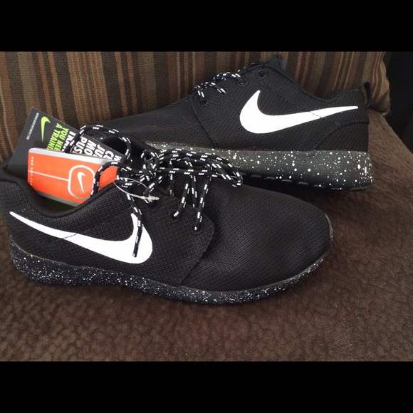 New nike roshe size 6.5 woman's