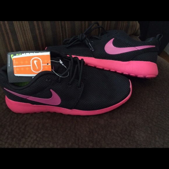 New nike roshe size 6.5 woman's