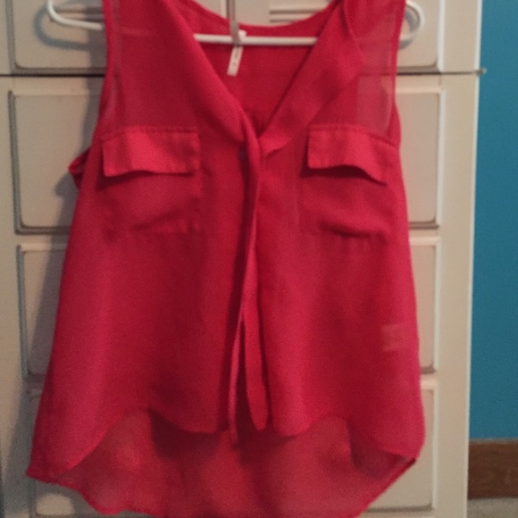 Flowy, red, tank!