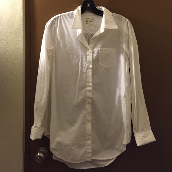 AE White Buttom Shirt