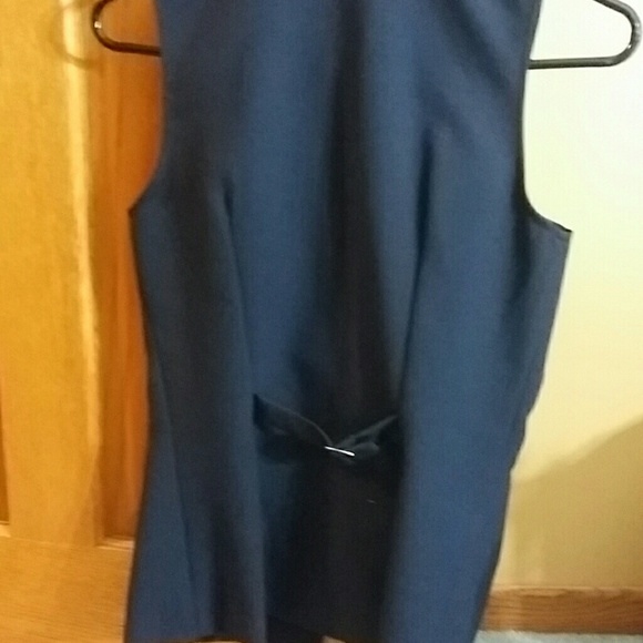 Vest - Picture 2 of 3