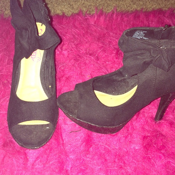 Black heels!