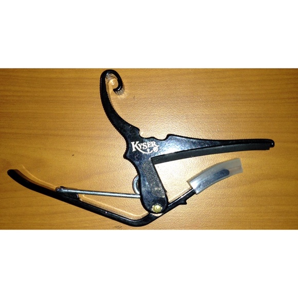 Ibanez Left Handed Guitar with Backpack Case Kyser - Picture 3 of 4