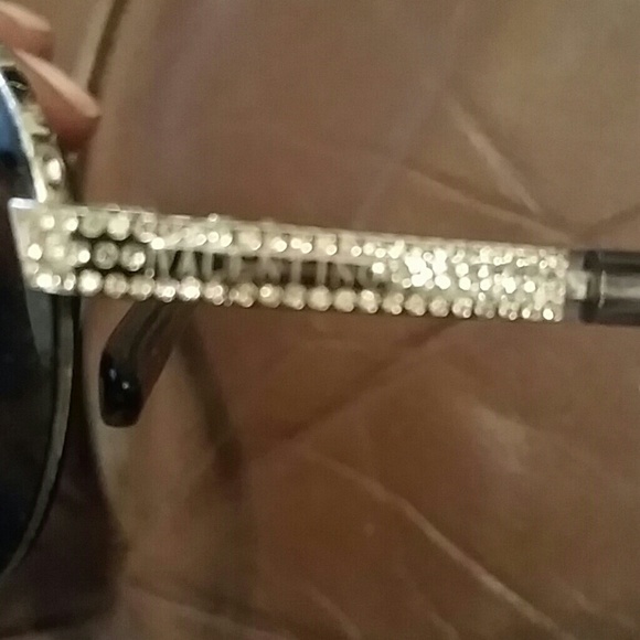 100% authentic valentino shades - Picture 3 of 4